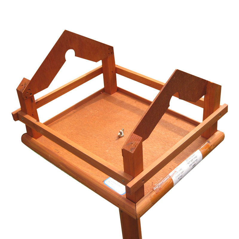 Weatherproof wooden bird feeder